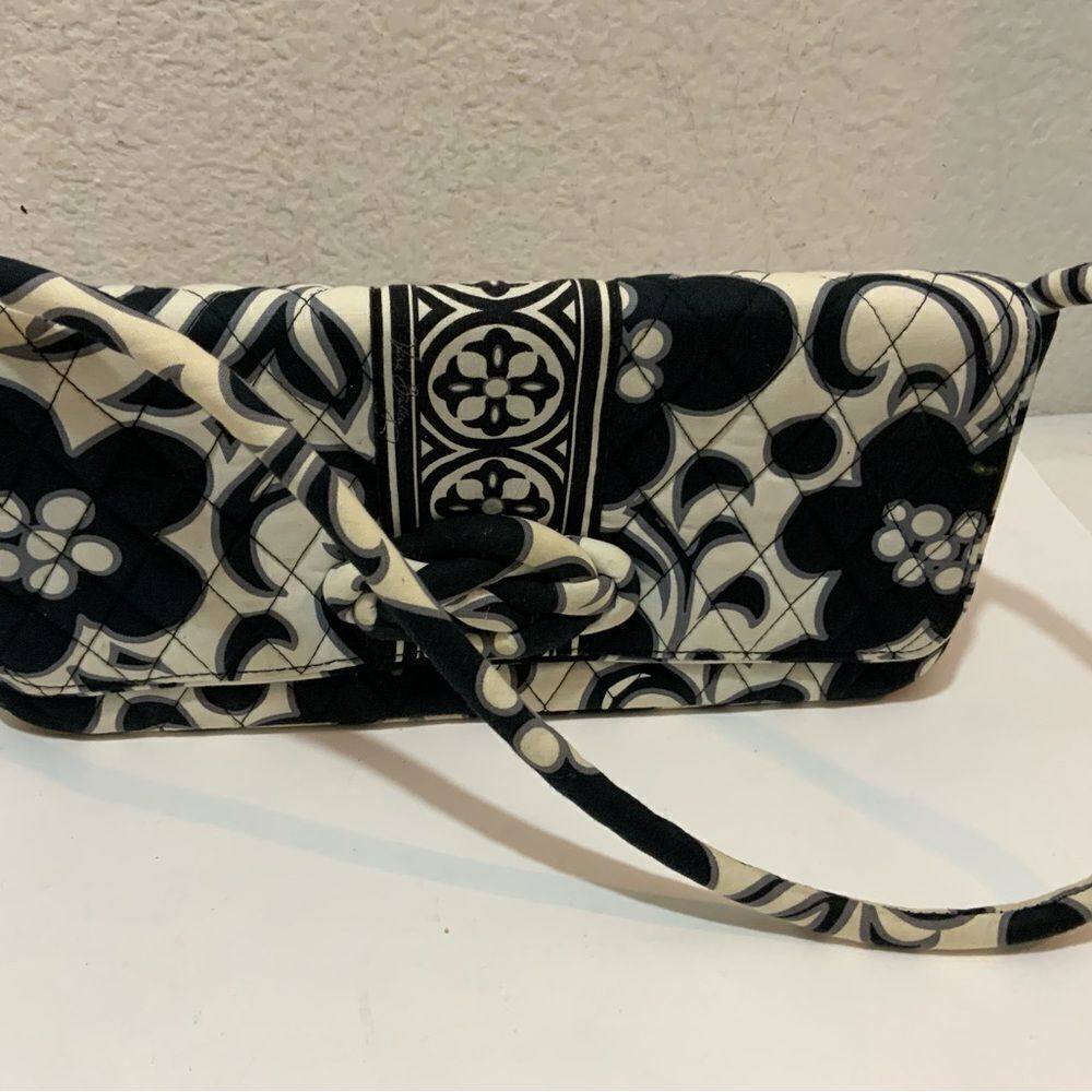 Vera Bradley knot just a clutch purse